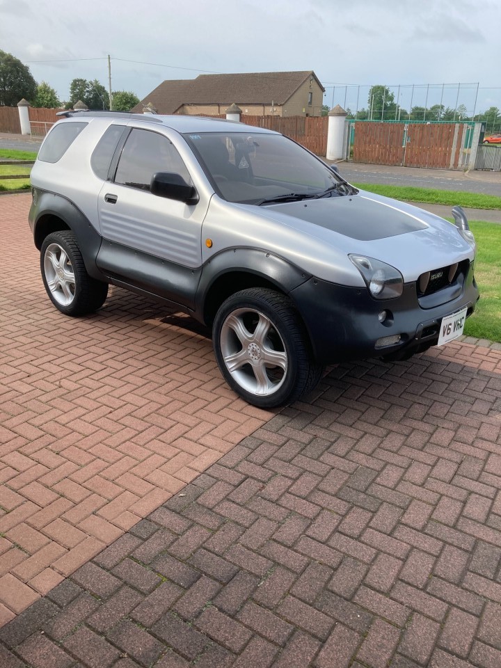 Hello everyone. I live in Northern Ireland. Just bought a Vehicross. Japanese import. 94000 miles. Some photos.